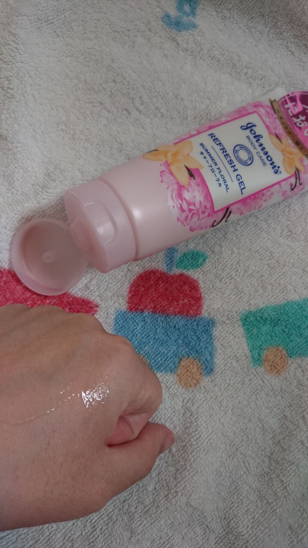 リフレッシュジェル サマーフローラル/ジョンソンボディケア/ボディローションを使ったクチコミ（3枚目）