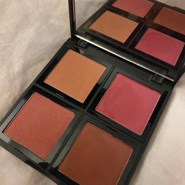 e.l.f. Cosmetics ブラッシュパレットのクチコミ「
e.l.f. Blush Palette (16g)
 
デパコス顔負け！奇跡のコスパチーク.....」（2枚目）