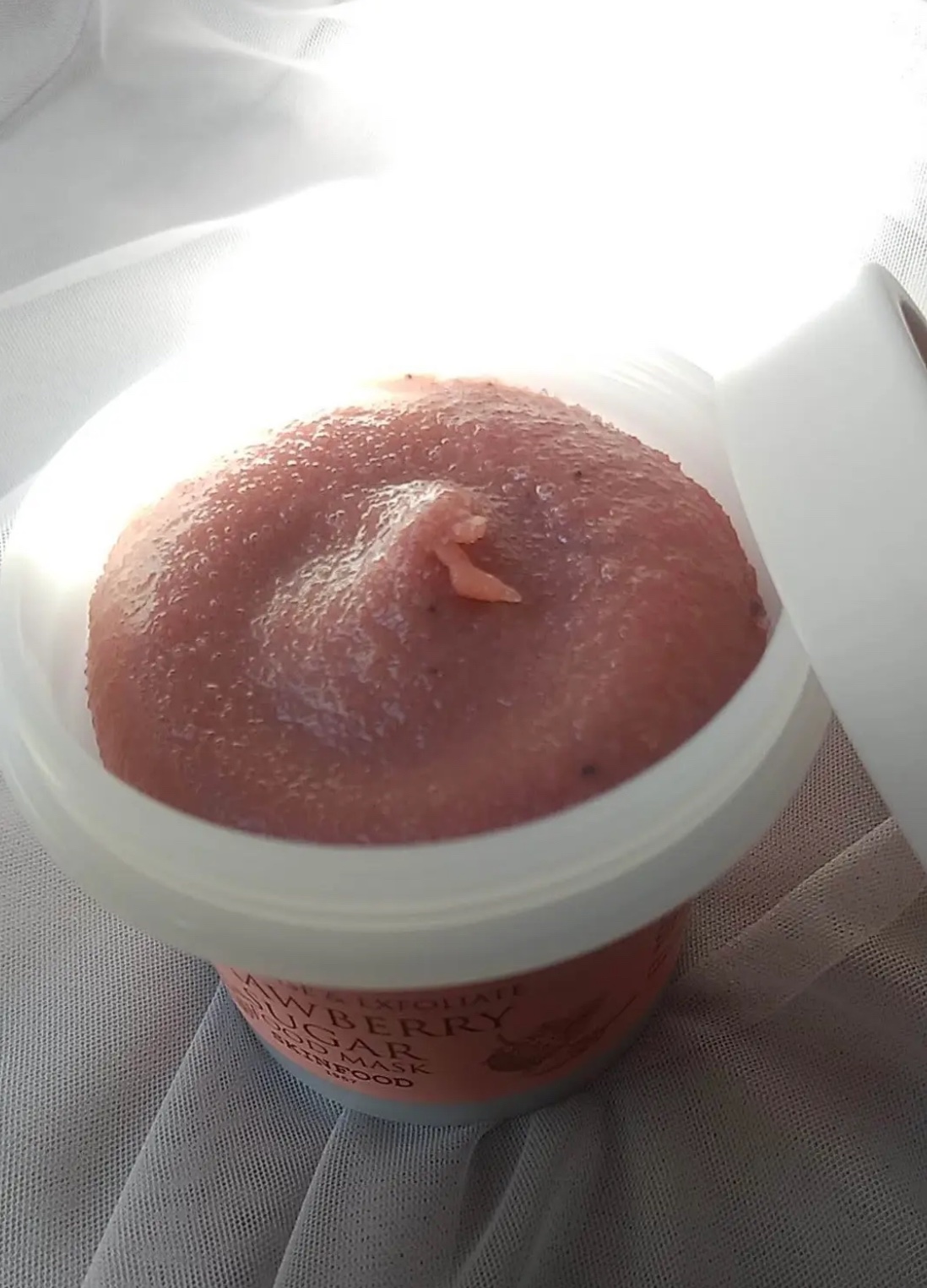 ストロベリーシュガー フードマスク/SKINFOOD/洗い流すパック・マスクを使ったクチコミ（2枚目）