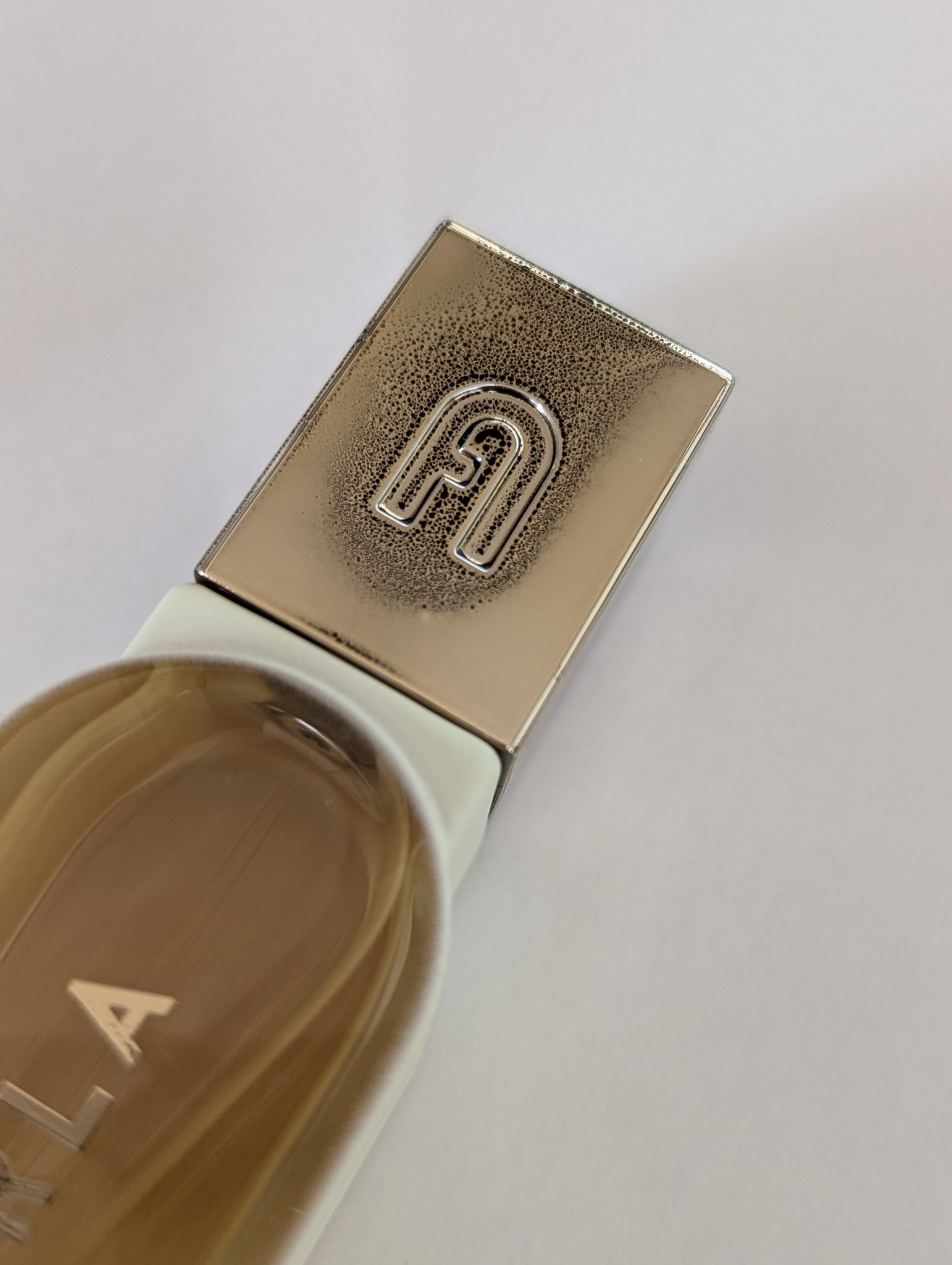 フルラ プレツィオーザ　オードパルファムのクチコミ「FURLAの香水🇮🇹

まず見た目が可愛いよね😍

しかも、この形は鞄にも入れやすいし😊👍

.....」（3枚目）