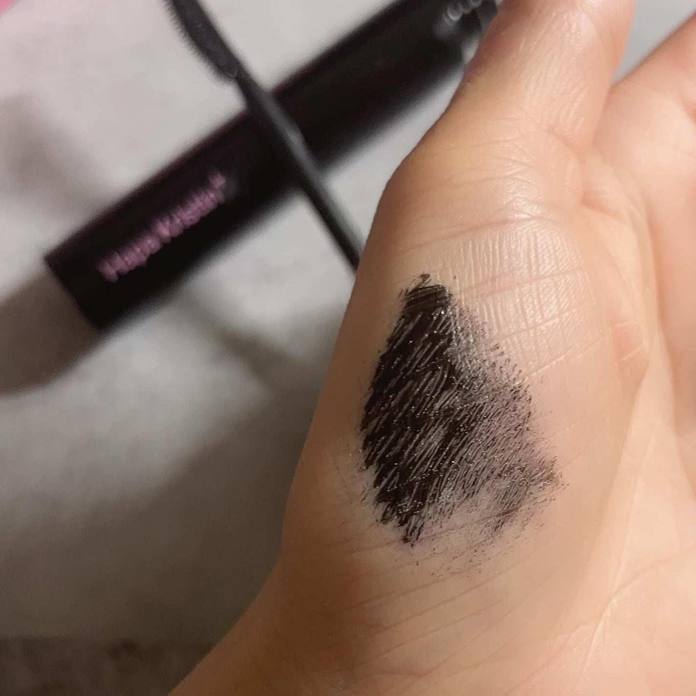 yuno on LIPS 「@hapakristin_jpハパクリスティン🖤初のマスカラ登..」(4枚目)