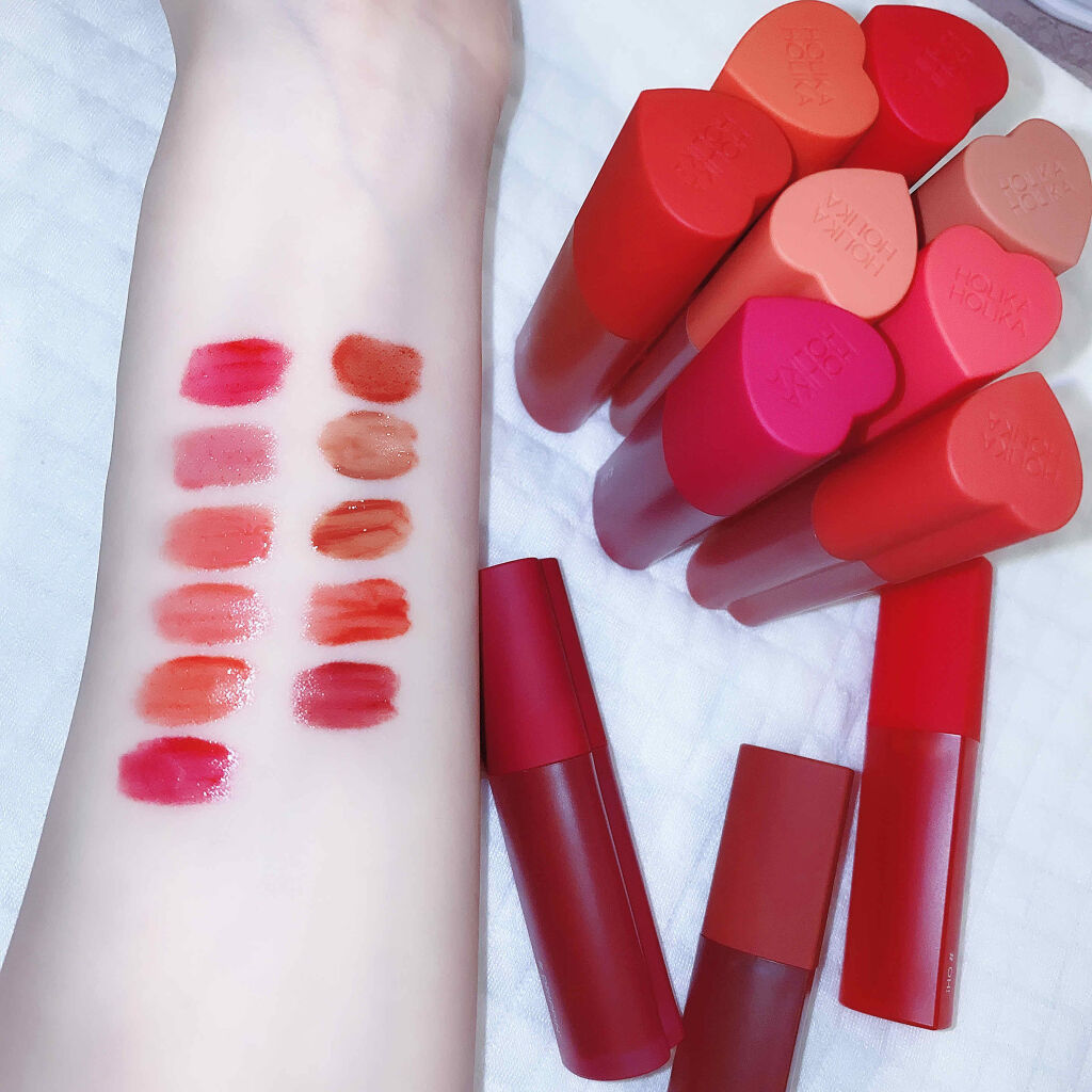 Holika Holika(ホリカホリカ) ﻿
#ハートクラッシュグローエアーティント 💗
﻿
青みピンクから赤、ブラウンやオレンジ﻿
絶対ハマるカラーがあると思う！！﻿
﻿
YouTubeの毎日のリップ紹介でも06を﻿
紹