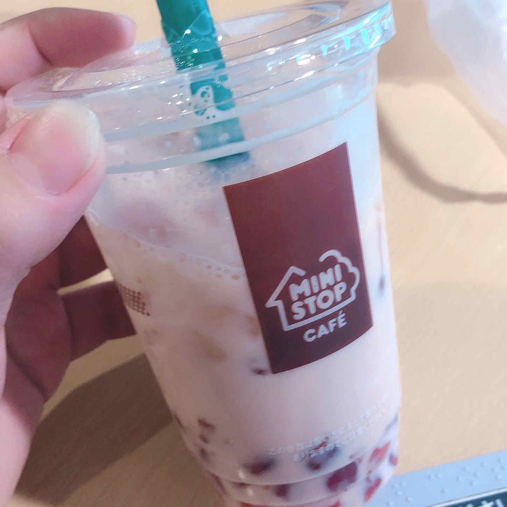 おもち on LIPS 「甘いもの補給😆子供を病院に連れてったら暴れに暴れてくれたので精..」(1枚目)