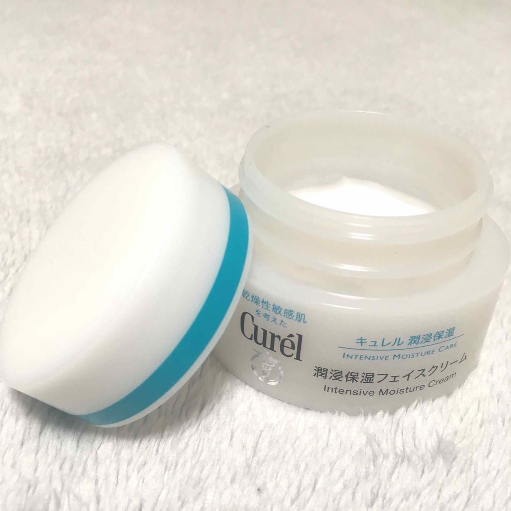 お肌の乾燥の原因は夏の紫外線だった!?秋の「カラカラ肌」は保湿クリームで防いで!のサムネイル