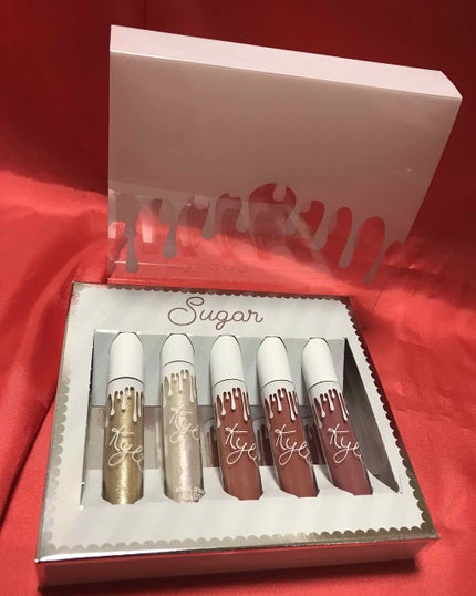 クリスマスホリデーコレクション/Kylie Cosmetics/アイシャドウパレットを使ったクチコミ(1枚目)