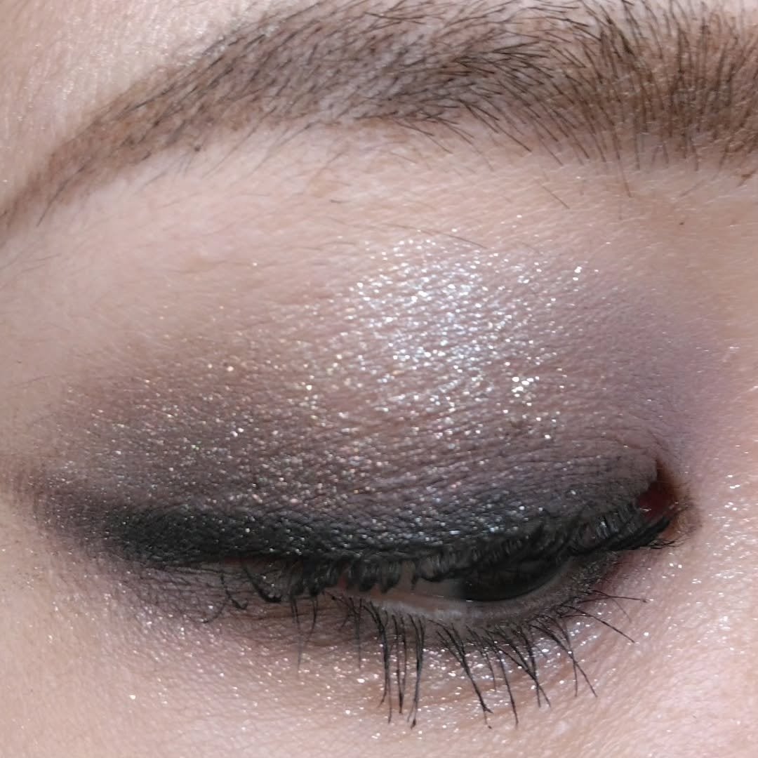 PIGMENT EYESHADOW PALETTE /RISKY /アイシャドウパレットを使ったクチコミ(4枚目)