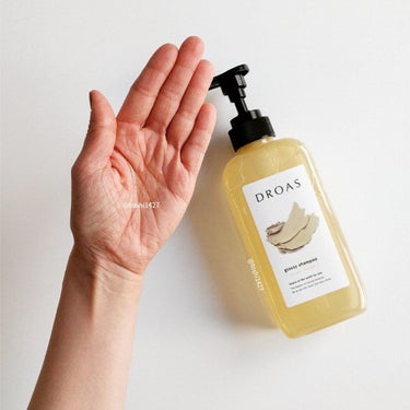DROAS グロッシーシャンプーのクチコミ「DROAS
✔glossy shampoo


ツヤ不足・切れ毛も
光をうけてきらめきながら、.....」（2枚目）
