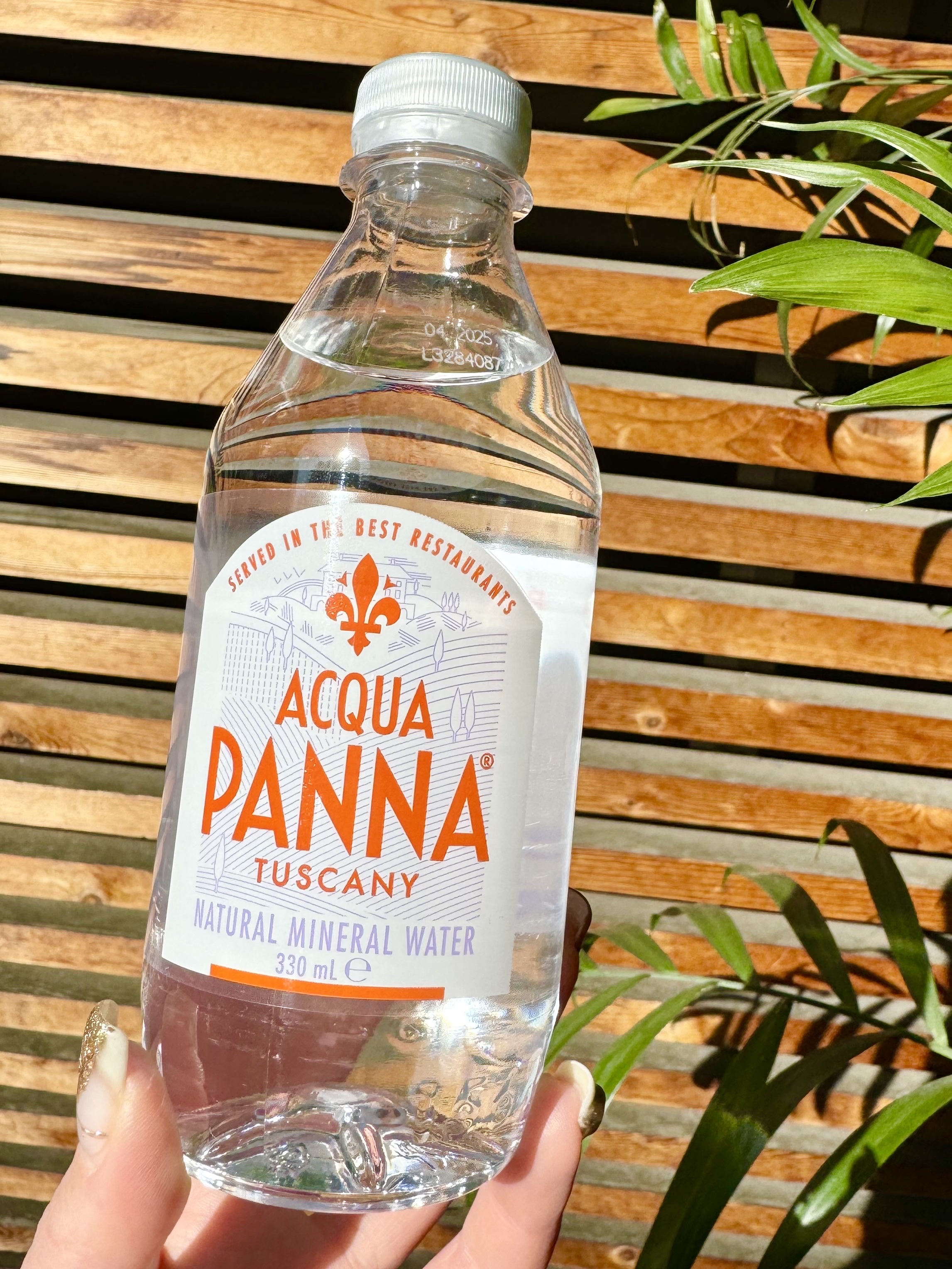 ナチュラルミネラルウォーター/ACQUA PANNA /ミネラルウォーターを使ったクチコミ（2枚目）