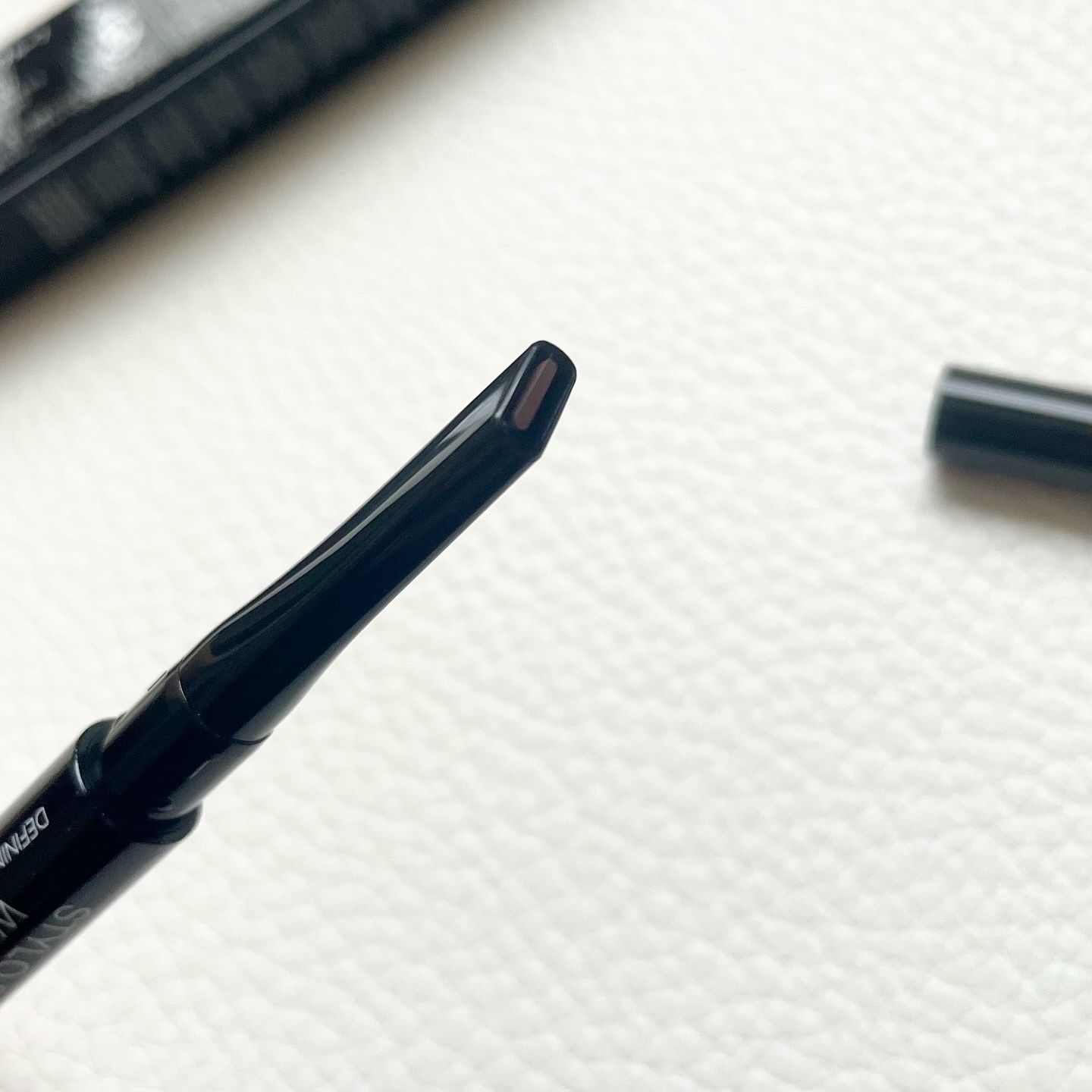 スティロ スルスィル ウォータープルーフ/CHANEL/アイブロウペンシルを使ったクチコミ（2枚目）