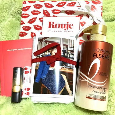 3月のMy Little Box💋

昨日家に帰ったら届いてました〜
箱から可愛い📦💕

今月はパリのブランド、
Roujeとのコラボ🌟

中身は
💋Rouje×My Little BoxのTシャツ
💋