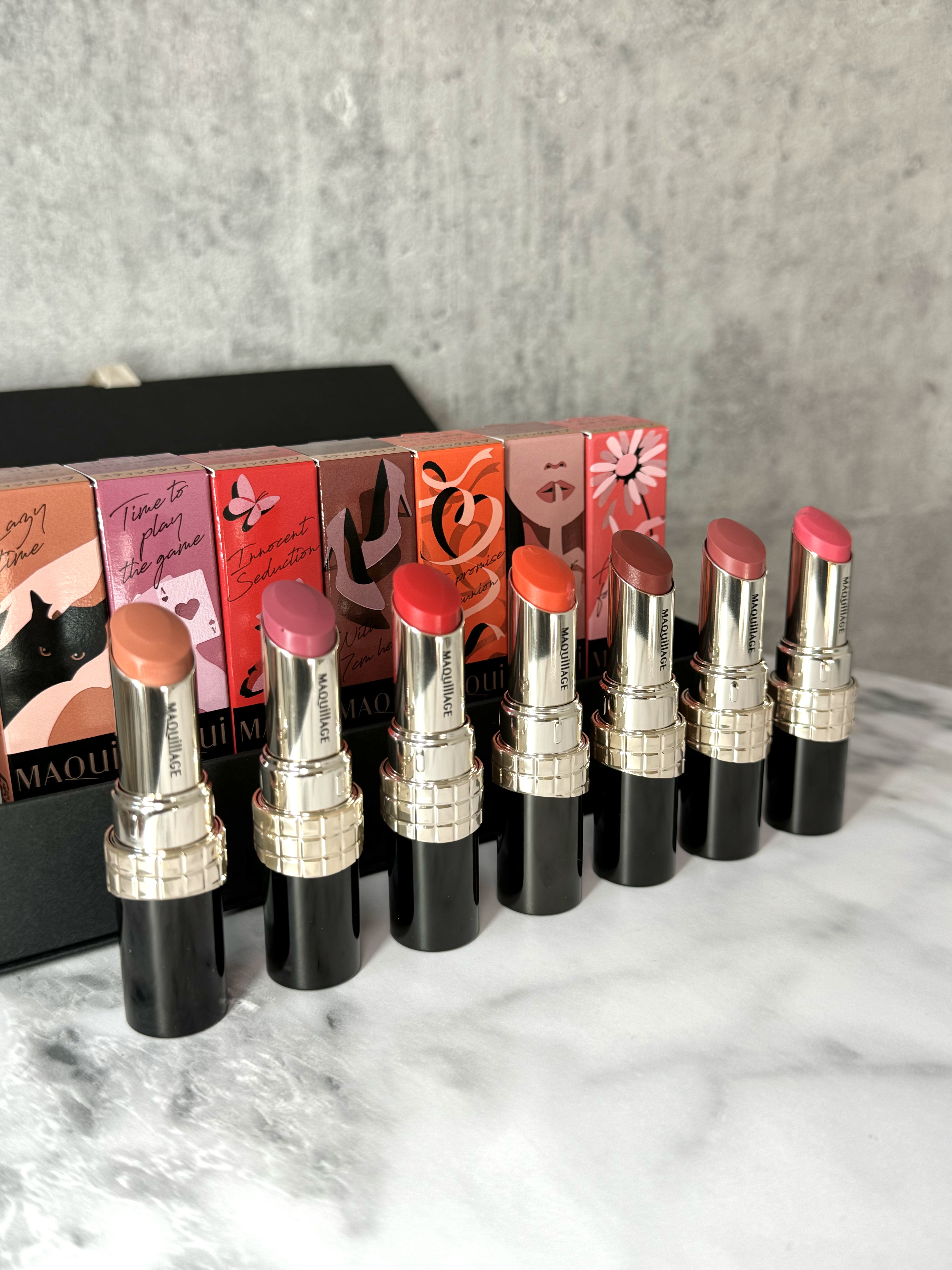 2023年冬新作口紅】ドラマティックエッセンスルージュ｜マキアージュの