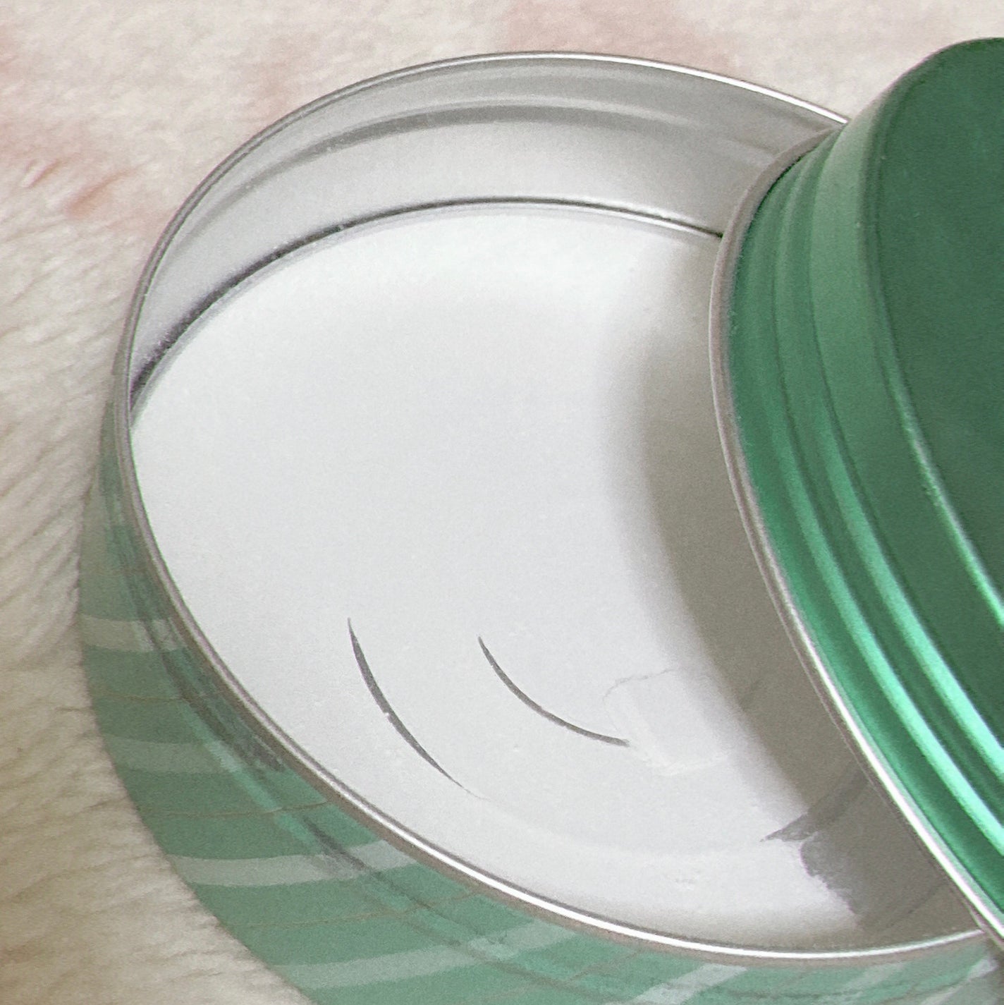 すっぴんパウダー アクネケア ピュアグレープフルーツの香り<医薬部外品>/クラブ/プレストパウダーを使ったクチコミ(3枚目)