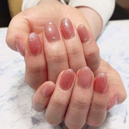 たらちゃん☆follow back100 on LIPS 「ネイル変えてきたー(^^)やっぱり実物に近いのは車内で撮った最..」(4枚目)