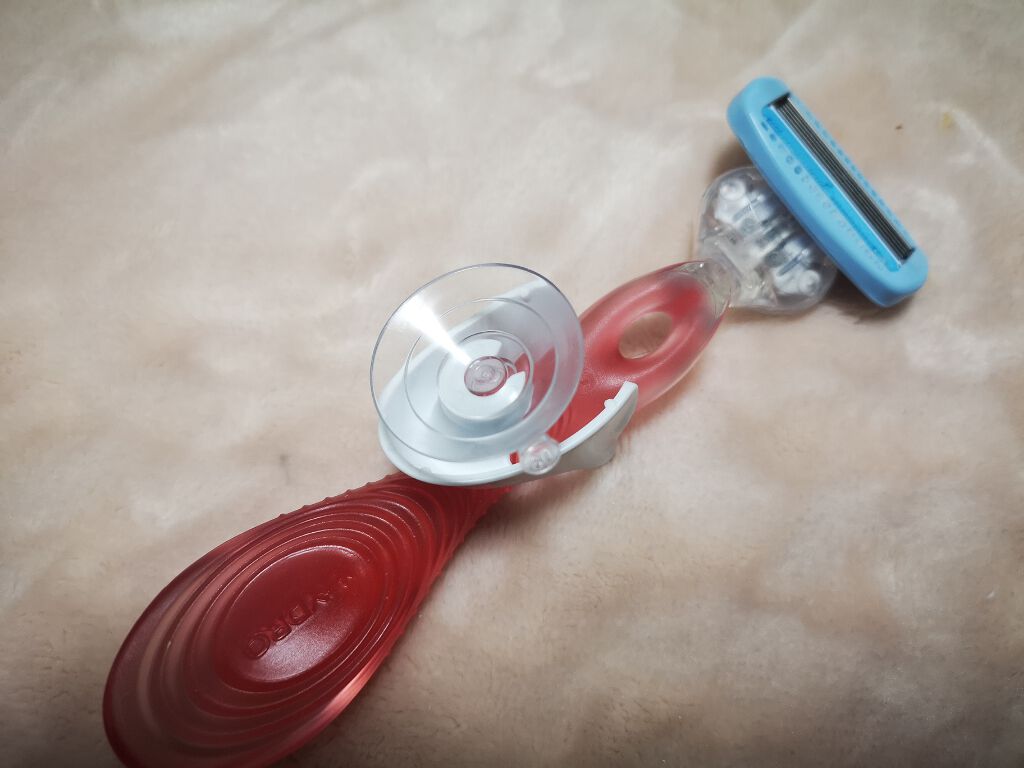 ハイドロシルク ホルダー (刃付き+替刃1コ)/ハイドロシルク/シェーバーを使ったクチコミ(2枚目)