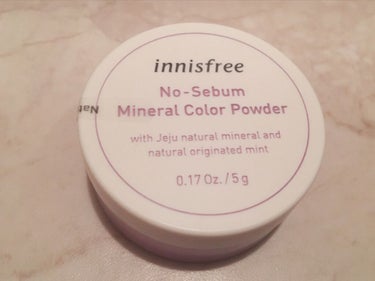 ノーセバム　ミネラルカラーパウダー　 01 バイオレット（旧）/innisfree/ルースパウダーを使ったクチコミ（1枚目）