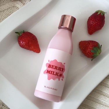 BLACK ROUGE🪐
REAL STRAWBERRY MILK TONER🍓🥛
200g

いちごが旬な季節に美味しそうなイチゴ牛乳のようなトナーを開封しました♥️🥛

見た目が可愛すぎる