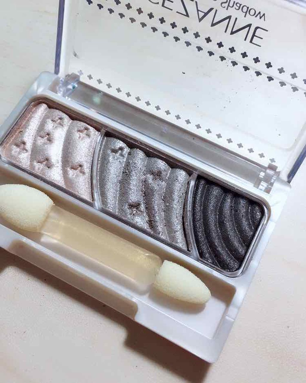 トーンアップアイシャドウ/CEZANNE/アイシャドウパレットを使ったクチコミ(2枚目)