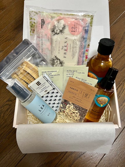うさきち🌸🐎✨🌲🐼🐲のクチコミ「2月のTANPBOXです。
THEBODYSHOPのボディソープ とボディオイル現品
FL.....」(1枚目)
