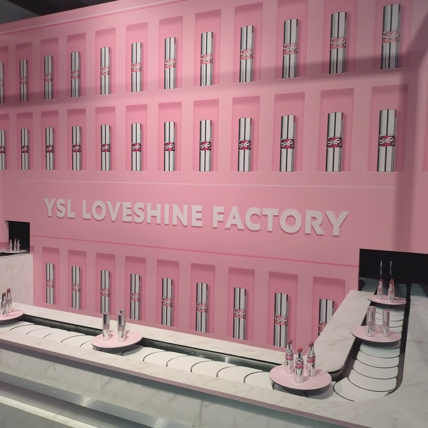 fumi社長(43) on LIPS 「イブサンローランの渋谷ポップアップイベント、先日行ってきました..」(4枚目)