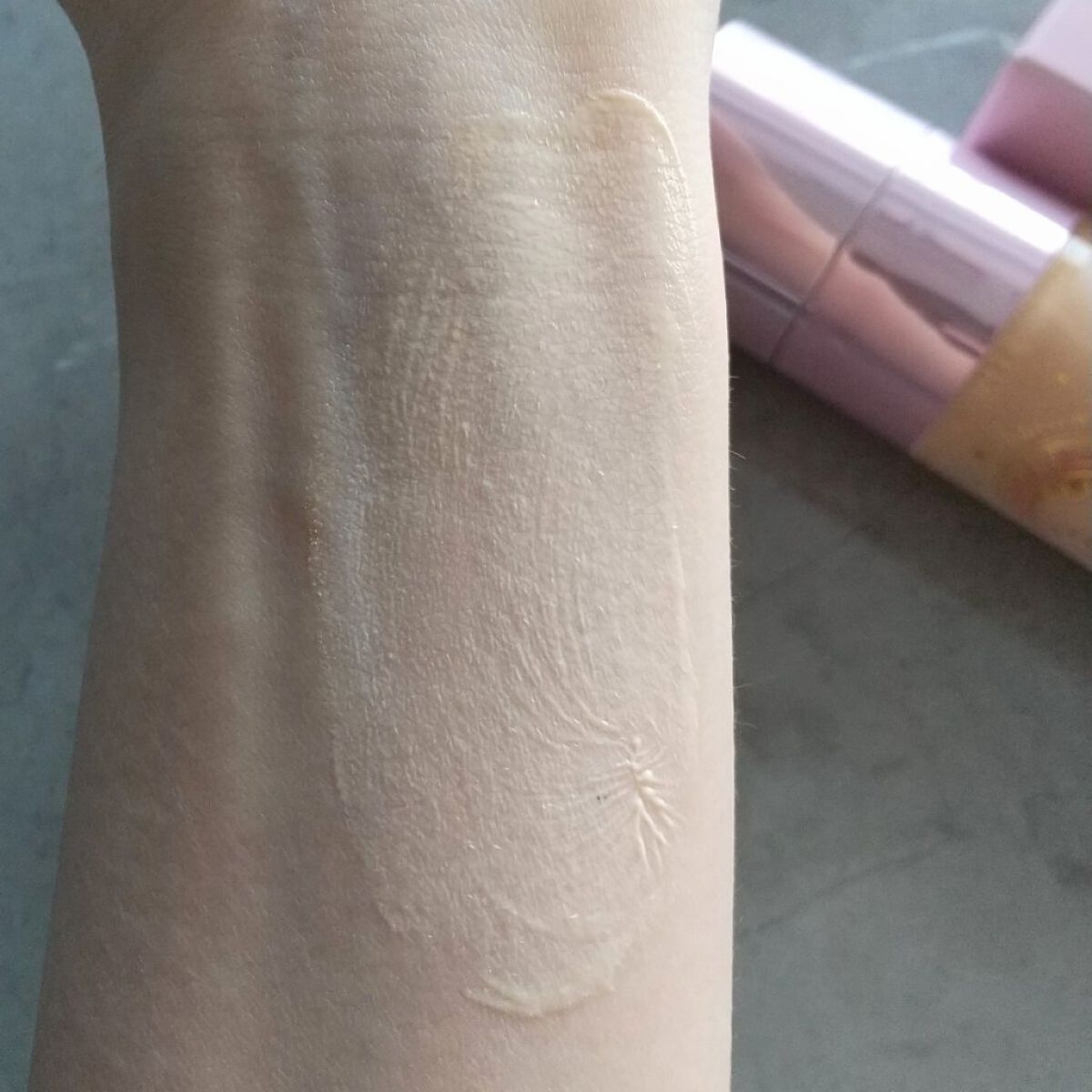 コラーゲンモイスチャースキンベース/illuN/化粧下地を使ったクチコミ（3枚目）