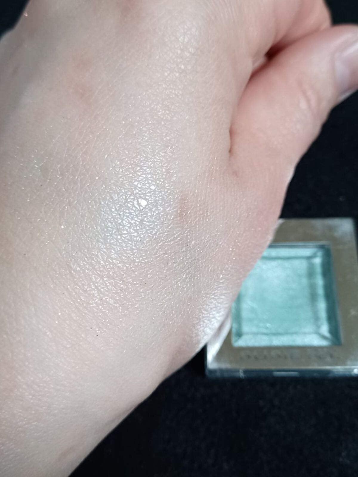 アイカラーテクスチャー グリッターフレーク 03 グリッタースカイ/SUSIE N.Y./単色アイシャドウを使ったクチコミ（1枚目）