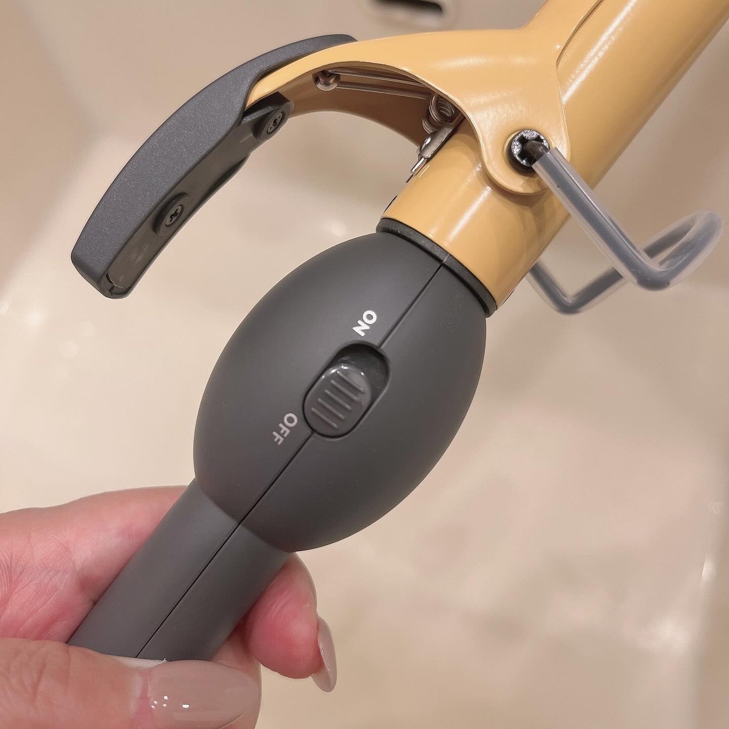 25mm カールアイロン/Areti./カールアイロンを使ったクチコミ(4枚目)