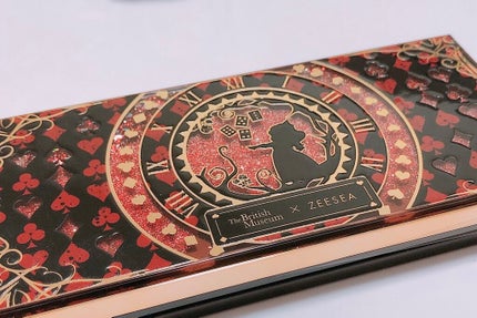 アリスドリームランドシリーズ 12色アイシャドウパレット(ZEESEA×大英博物館)/ZEESEA/アイシャドウパレットを使ったクチコミ(1枚目)