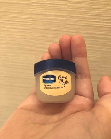 👄Vaseline lip balm💋
ヴァセリン リップバーム クリームブリュレ


皆さんご存知超絶万能乾燥シーズンには必須アイテムのヴァセリン✨

このヴァセリンのリップバームの威力の方は皆さんご