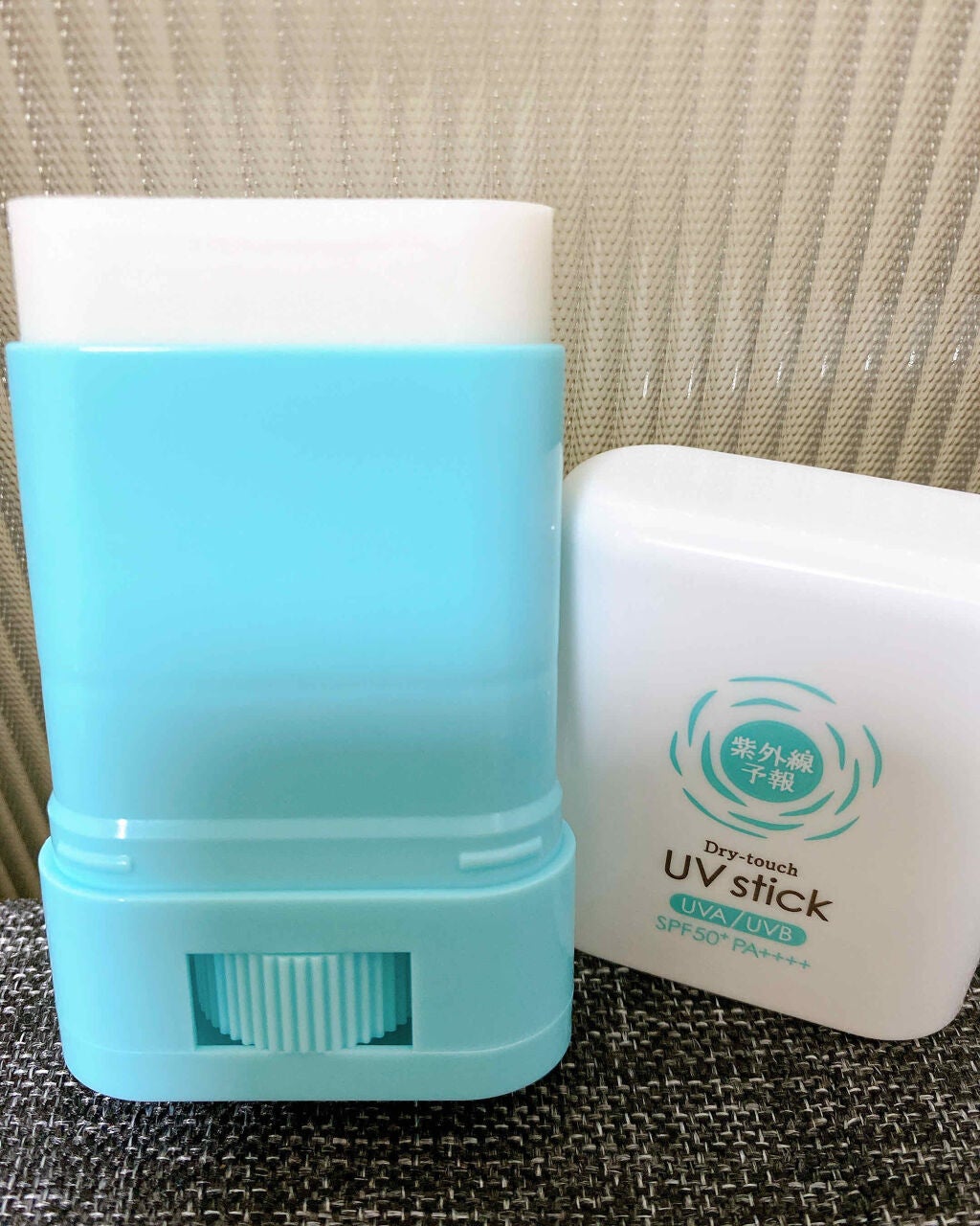 紫外線予報 さらさらUVスティックF/紫外線予報/日焼け止めスティックを使ったクチコミ(4枚目)
