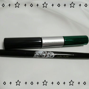 ────────────
miru miru
────────────
ダブルカラーロングラッシュマスカラ
02 Christmas Green / Classy Black


ダブルリキッドアイライ