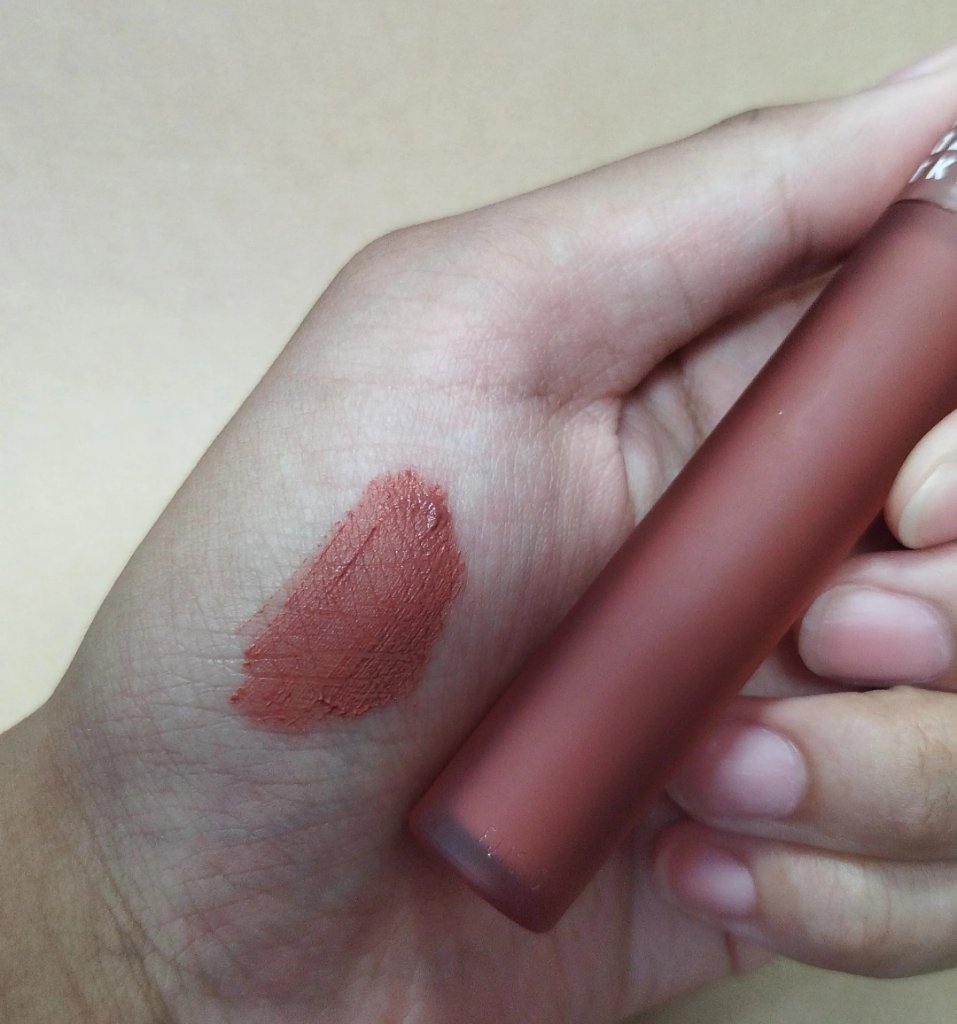 エアリーマットリップ 06 キャラメルモカ/aZTK/口紅を使ったクチコミ（2枚目）