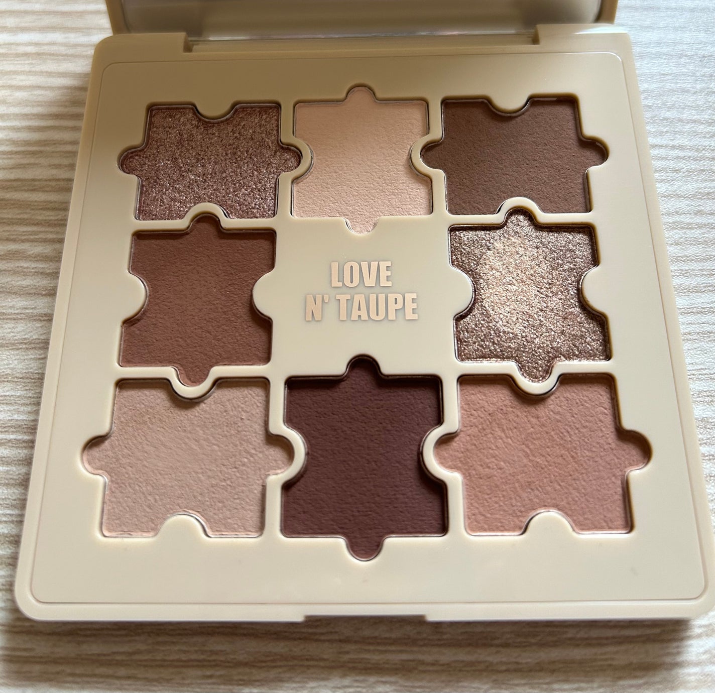 Mei@フォロバ100 on LIPS 「SHEGLAMジグソーアイシャドウパレット・ラブアンドトープ・..」(1枚目)