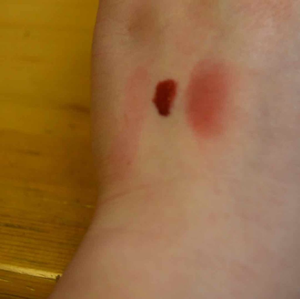 ビビッドコットン インクティント/innisfree/口紅を使ったクチコミ(3枚目)