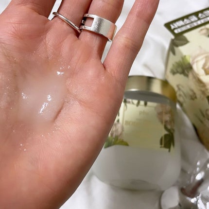 パヒュームドボディスクラブ ホワイトブラン/plu/ボディスクラブを使ったクチコミ(3枚目)