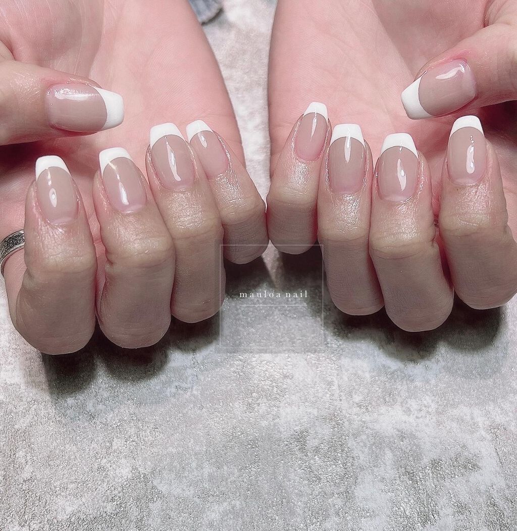 mauloa_nail on LIPS 「・安定に可愛い白フレンチ🤍いつもありがとうございます☺️✨・ネ..」(1枚目)