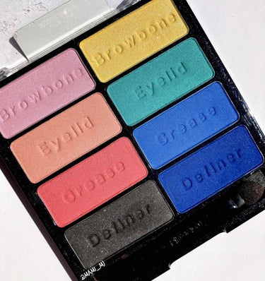 Color Icon Eyeshadow Collection/wet 'n' wild/パウダーアイシャドウを使ったクチコミ（1枚目）