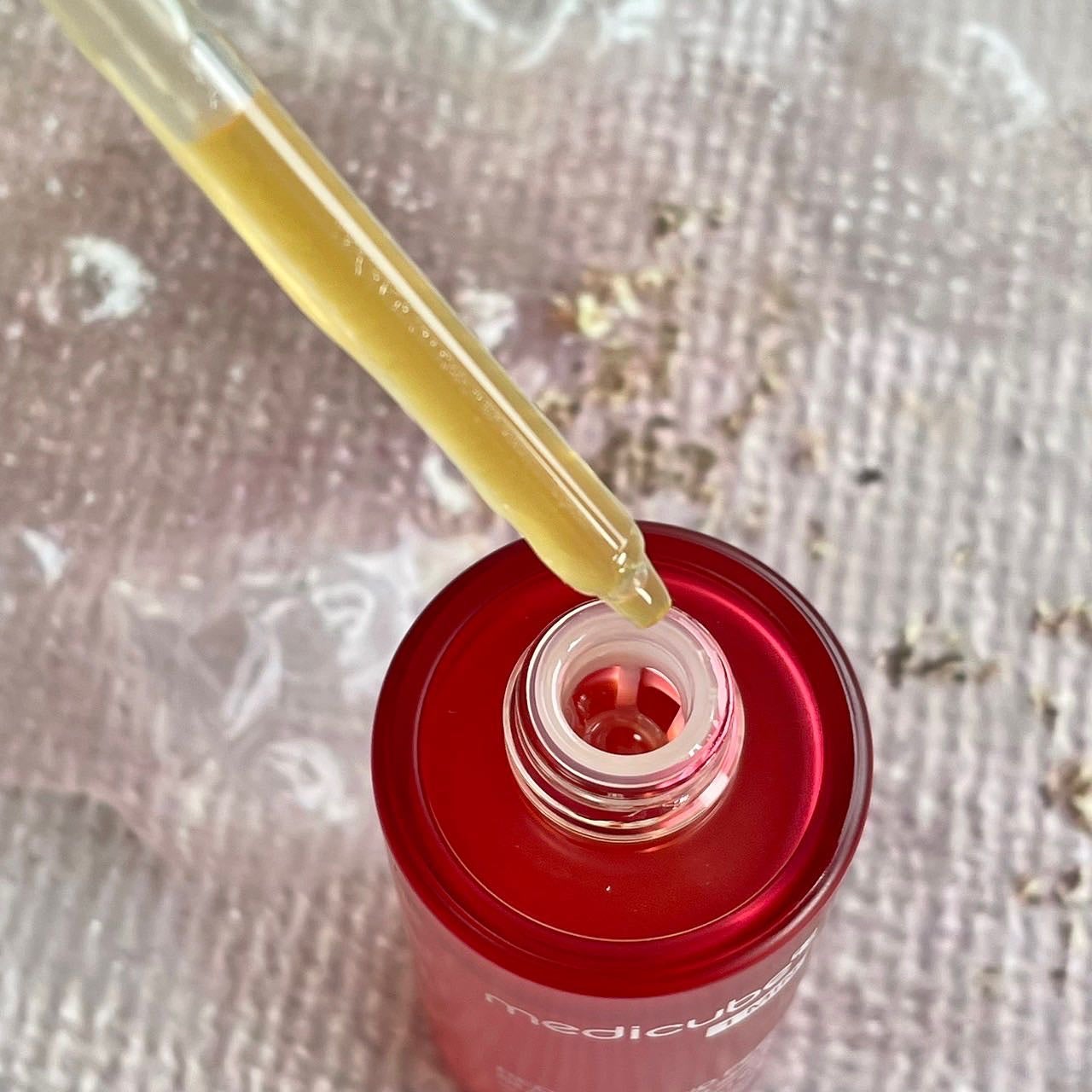 レッドアクネピーリングセラム/MEDICUBE/美容液を使ったクチコミ(3枚目)