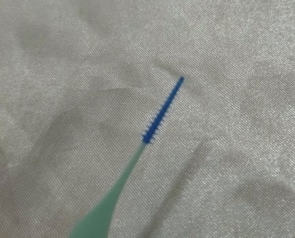 小林製薬 糸ようじ やわらか歯間ブラシのクチコミ「歯磨きだけでは不安。
でも私は時間が狭くてフロスも通らなくて、無理に使うと血だらけになってしま.....」(2枚目)