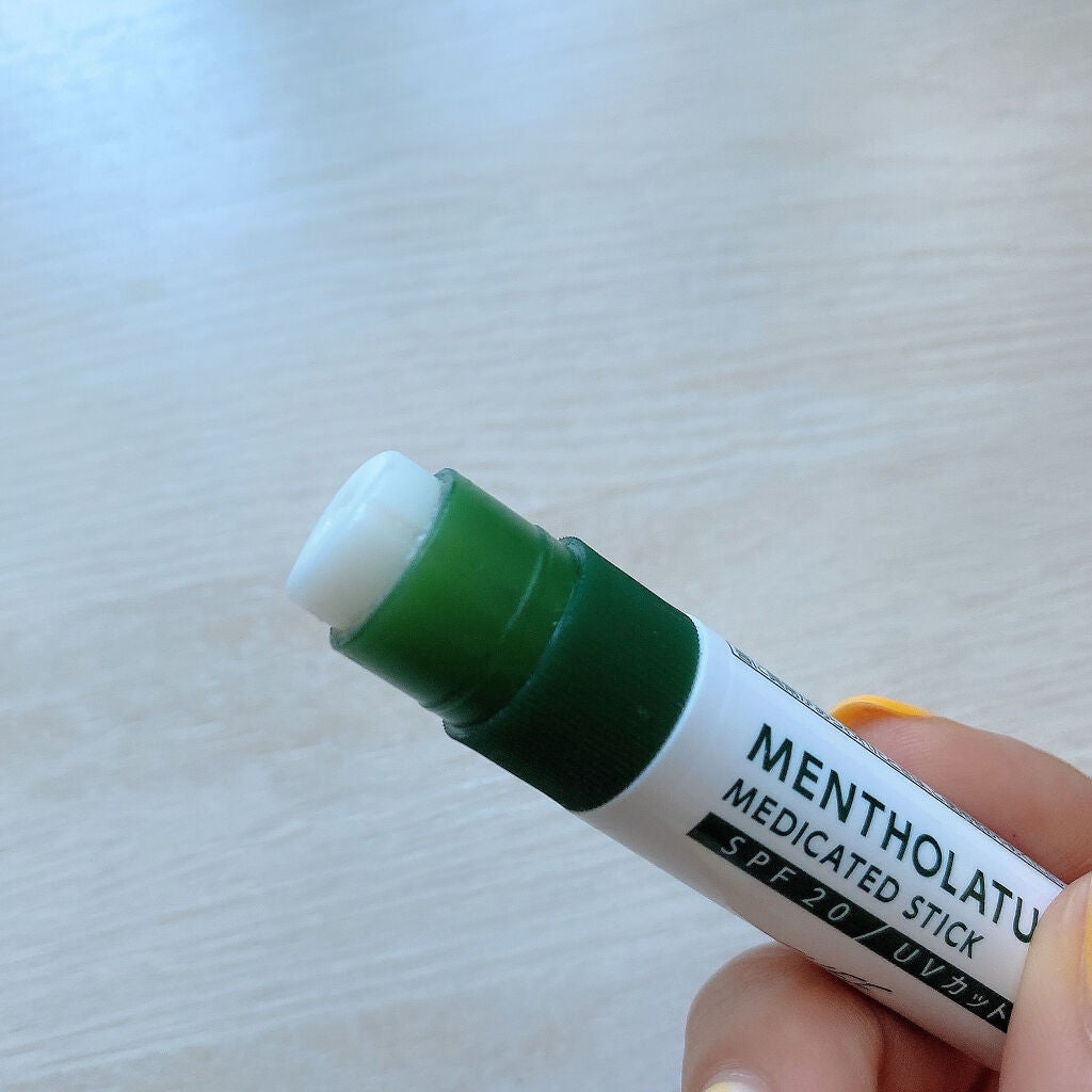 のあ on LIPS 「リップクリームを忘れた時に急遽コンビニで購入した物です‼️--..」(4枚目)