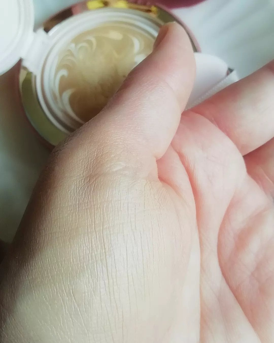 ヴェールヌーディ エッセンスパクトグロウ/AGE20’s/クリーム・エマルジョンファンデーションを使ったクチコミ(7枚目)