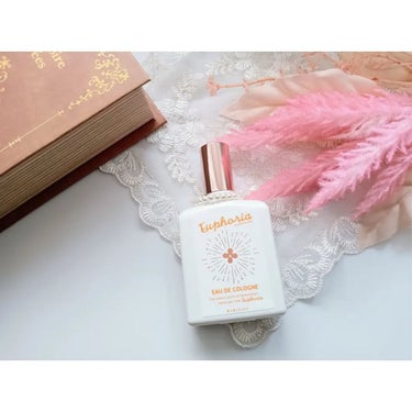 BIBIDAY・Euphoria キンモクセイ コロン 30ml

見た目の可愛さももうね、悶絶します😌
金木犀好きな人にはオススメ💕
優しくふんわり香るよ😊
コロンなので、持続性はないのですが
つけた瞬間に優しくふわっと香って
しばらく優しく香ります😌
子供産んでからは、強めな香水が
つけられず、、😂
優しく香るコロンなどがあたしには
ピッタリ💕
これ、つけてると何つけてるのー？って
聞かれる事が多いの🥺💞

しかもさ、容器にミニパールが
ついていてとても可愛いんだよ〜🥰🌈
こーゆう可愛さアカン😆❤️

プレゼントにも最適だよね💞
見た目の可愛さはもちろんだけど
ふんわり香る金木犀がほんとに
心地よい❤️💖❤️
親友が誕生日なので、おそろで
あげようと思います😁🌈




#BIBIDAY #プレゼントはBIBIDAY #クリスマスプレゼント #クリスマス #金木犀 #キンモクセイ の画像 その0