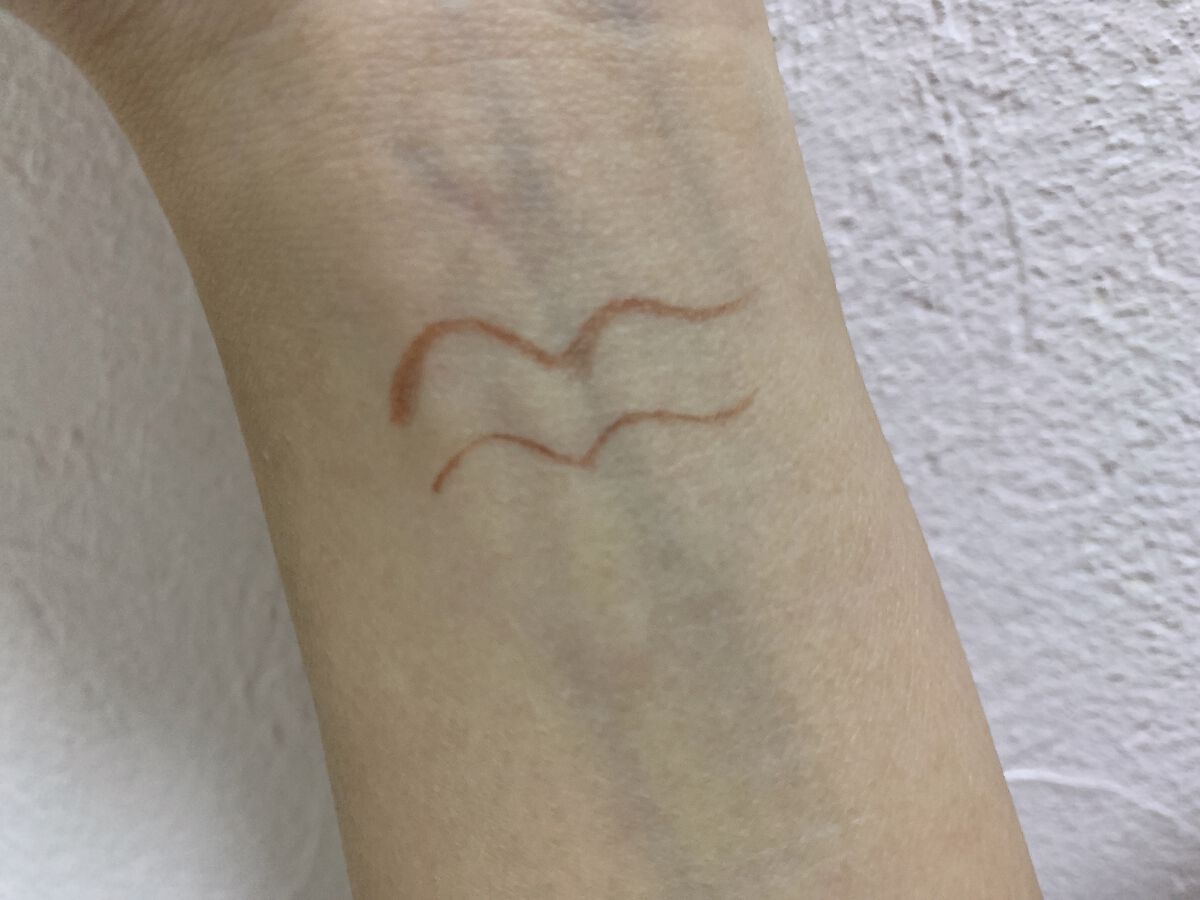 「密着アイライナー」ショート筆リキッド/デジャヴュ/リキッドアイライナーを使ったクチコミ（2枚目）