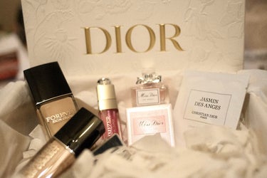 ディオールスキン フォーエヴァー フルイド グロウ 1CRクール ロージー/Dior/リキッドファンデーションを使ったクチコミ（1枚目）