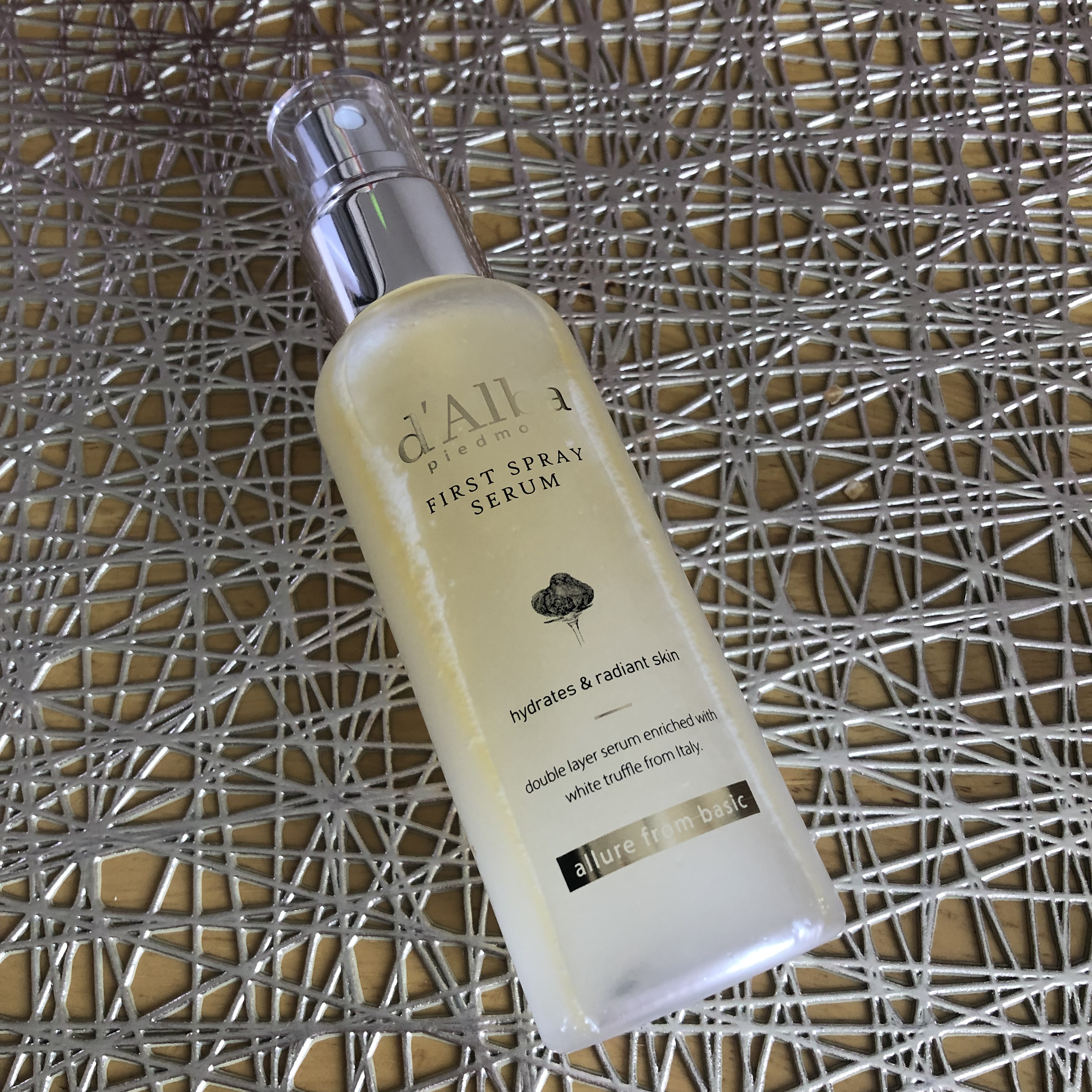 皆さん🤗
こんにちわぁ🎶

今回はメガ割でお🉐に購入した商品をご紹介しますっ🤗✨
ダルバ
ホワイトトリュフ ファーストスプレーセラム

それにしても安〜いぃ👏💕（笑）

イタリア産🇮🇹
ホワイトトリュフと植物性のオイルが配合