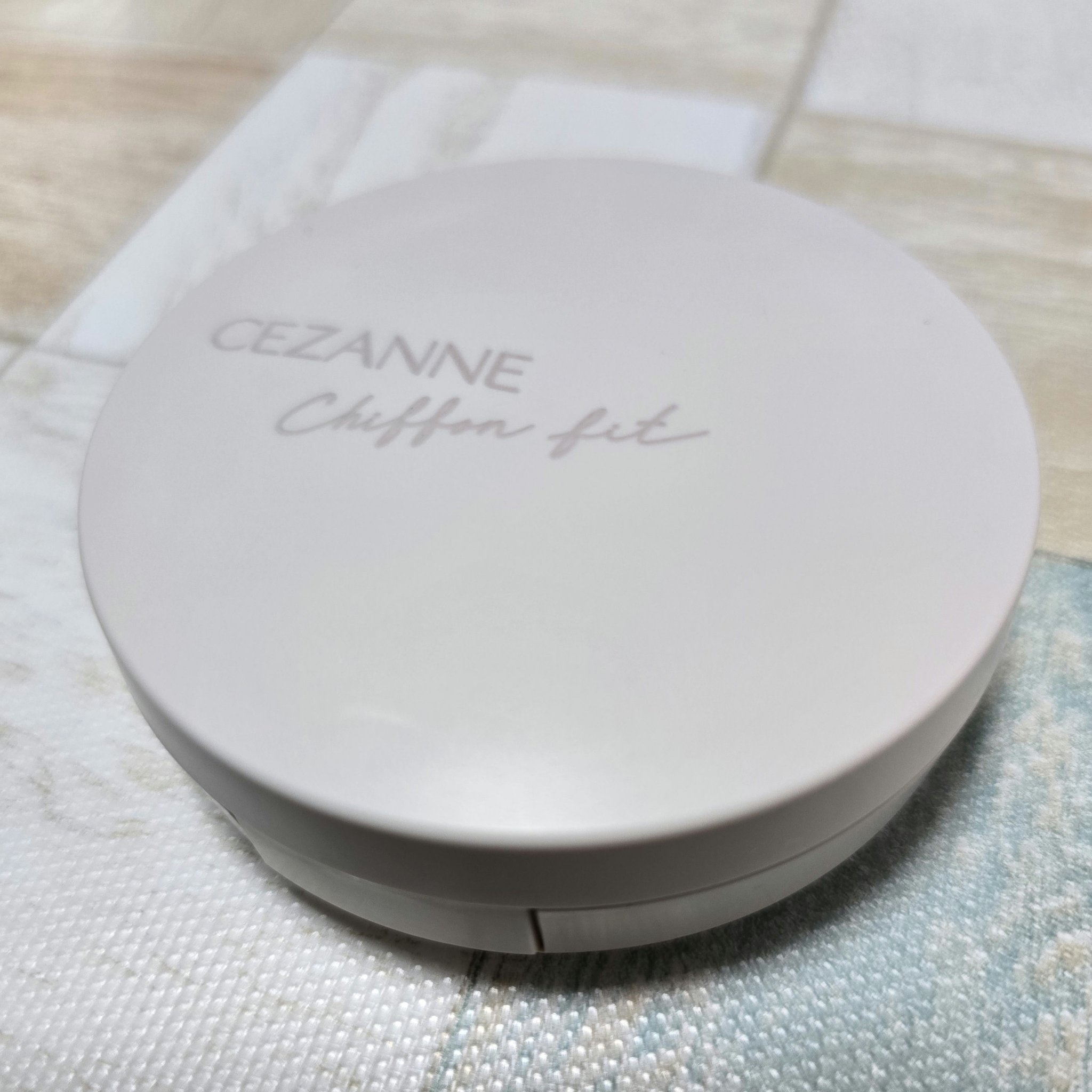 シフォンフィットクッションファンデーション 10 明るいオークル系/CEZANNE/クッションファンデーションを使ったクチコミ（1枚目）