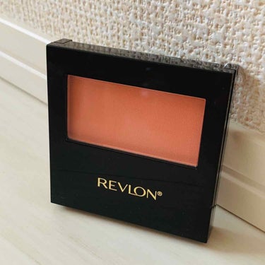 みなさんこんにちは☀️

本日は最近購入したチークをレビューしていきたいと思います！！！

商品がREVLONのマットチークなんですけど、、、良い！！！😳

かわいいです！！！

肌なじみの良いオレンジ