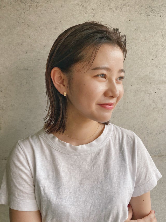 短い前髪のかきあげ前髪