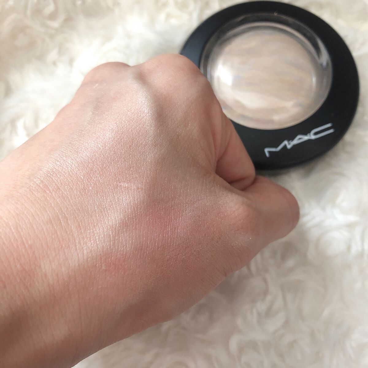 ぴぁ on LIPS 「macさま見た目だけでテンションあがる!サラツヤ!#夏コスメの..」(3枚目)