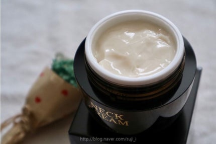 ベラ アルティメットエージ ネッククリーム/VELLA/フェイスクリームを使ったクチコミ(2枚目)