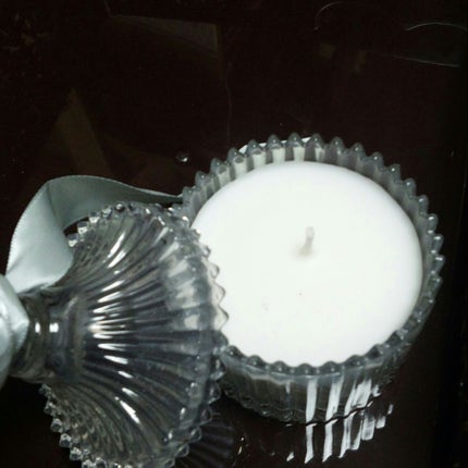 DAISO アロマキャンドル バニラの香りのクチコミ「こんにちは♪綾香ですヾ(●´∇`●)ノ
ダイソーでとっても可愛いくて良い香りのアロマキャンド.....」(2枚目)